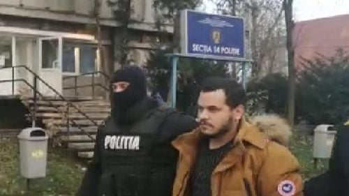 Israelianul care a atacat cu cuțitul două femei în București, reclamat la Poliție de un cetățean cu o oră înainte de incident pentru că se droga. Poliția Capitalei nu l-a găsit