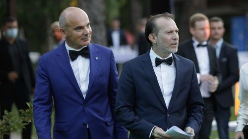 Rareș Bogdan: Negociem cu USRPLUS, dar nu renunțăm la Florin Cîțu/ Îl rog din suflet pe Dacian Cioloș să nu continue discuțiile cu AUR pentru că își va arunca în aer credibilitatea