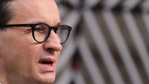 Premierul Poloniei: Criza migranților de la frontiera cu Belarus amenință stabilitatea și securitatea întregii Uniuni Europene / „Nu ne vom lăsa intimidaţi şi vom apăra pacea în Europa cu partenerii noştri din NATO şi UE”