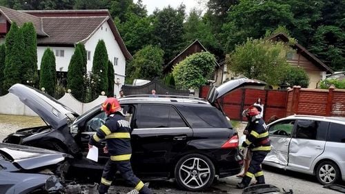 Robert Cazanciuc propune ca producătorii și distribuitorii de băuturi alcoolice, marile lanțuri de magazine, benzinăriile, Horeca să facă cunoscută „Legea Anastasia”, pentru a-i descuraja pe cei care vor să se urce băuți sau drogați la volan