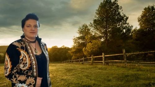 Dorina Bobeș a lăsat Bucureștiul pentru o viață curată, la țară. Acum conduce o fermă de 1.700 de hectare: „Munca, mai ales cea care ne asigură hrana, ne ține sănătoși la minte”