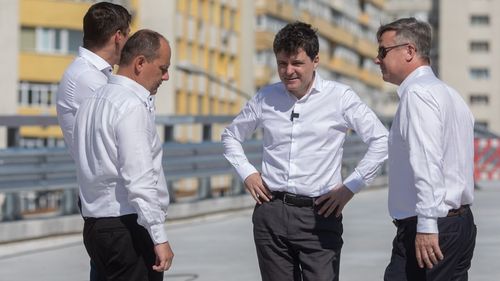 Nicușor Dan: Dezvoltatorii imobiliari care nu realizează toate locurile de parcare impuse pot plăti o taxă de 10.000 de euro pentru fiecare loc nerealizat, într-un cont creat de Primărie