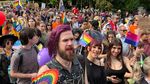 FOTO VIDEO: Peste 25.000 de participanți la debutul marșului Bucharest PRIDE din Capitală
