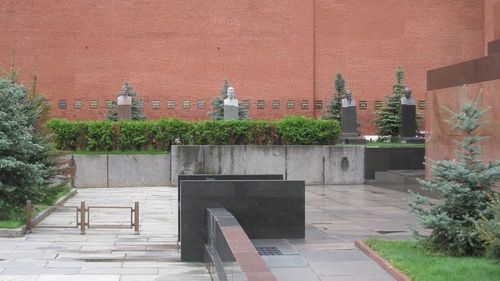 Parlamentul Rusiei a cerut scoaterea mormintelor liderilor URSS din Piața Roșie de lângă Kremlin: „Este o blasfemie. Piața Roșie ar fi trebuit eliberată de mult timp de acest complex de morminte”