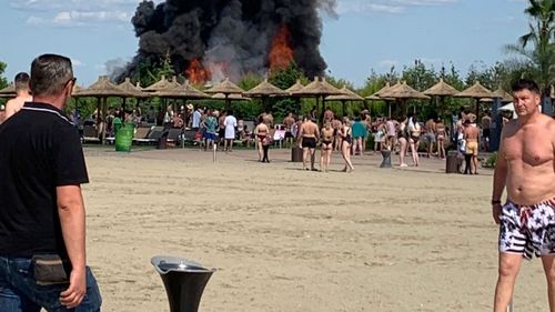 VIDEO Balotești: Incendiu în desfășurare în zona Therme / Există pericol de propagare a încendiului / Pompierii intervin cu 12 autospeciale