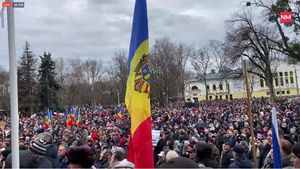 Blocul Patriotic din Republica Moldova marchează „81 de ani de la eliberarea de fascism” într-un marș cu „10 mii de oameni” / Expert: „Așa arată «eliberarea» lor, deportări, foamete și distrugerea identității”