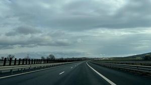 Autostrada Transilvania : Grindeanu explică ce a discutat cu Beniamin Rus, patronul Precon despre semnarea contractului pe lotul Chiribiș-Biharia. Atribuirea, îngreunată de procesele cu Trameco (Selina)