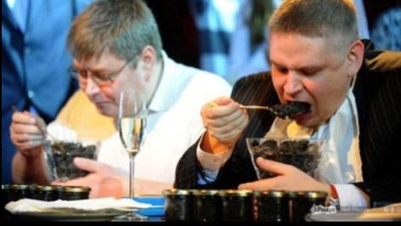 Televiziunea rusă de stat transmite un reportaj despre caviar în ziua presupusei insurecții / Momentul amintește de puciul împotriva lui Gorbaciov, când canalele TV au transmis la nesfârșit ’Lacul Lebedelor’