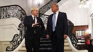 Trump anunță la Biarritz ca SUA și Marea Britanie vor semna un acord comercial important