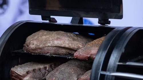 Ministrul Daea, întrebat cât va costa carnea de porc de sărbători: „Nu-i mic prețul, dar în orice caz cel mai mic din Uniunea Europeană / Prețurile vor fi prețuri de respect pentru munca fiecăruia”