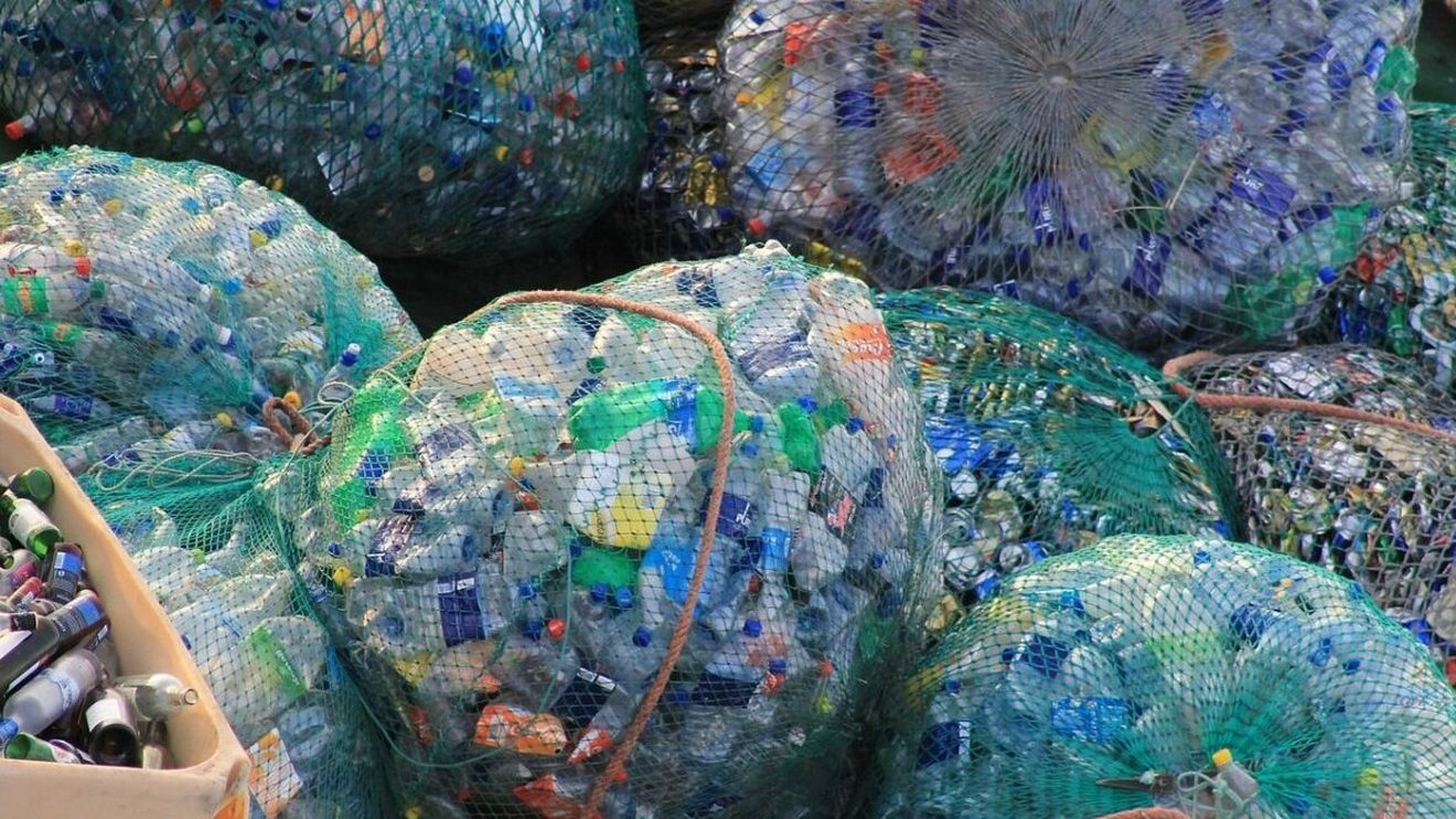 Şcolile publice din mediul urban se pot înscrie în Campionatul Reciclării, proiect pentru promovarea sistemului de garanție-returnare