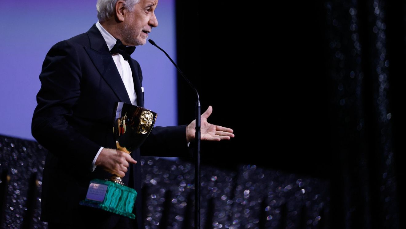 VIDEO Toni Servillo, recompensat cu Coppa Volpi pentru cel mai bun actor la Festivalul de Film de la Veneția / Filmul La Grazia, o reflecție subtilă asupra eutanasiei