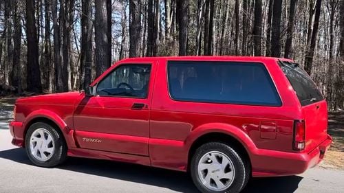 VIDEO Un lup în blană de oaie: GMC Typhoon fabricat în 1993, vândut cu 226.000 de dolari