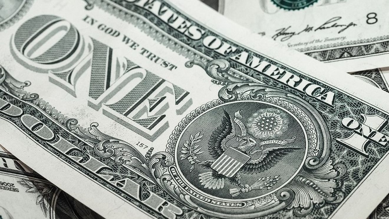 Confruntată cu sancțiunile SUA, Rusia vrea să se detașeze de dolar, dar economia ei se bazează pe hidrocarburi, cotate în moneda americană