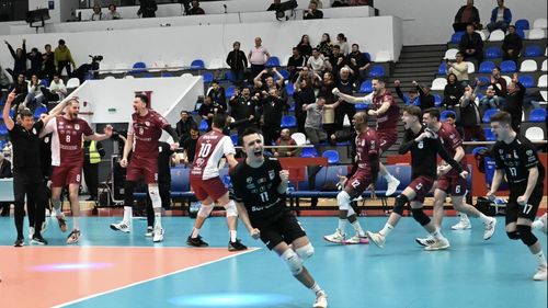 Volei masculin: Rapid Bucureşti, noua câştigătoare a Cupei României, după finala cu Steaua Bucureşti