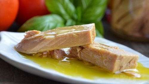 Ton în ulei de măsline – mituri, beneficii, riscuri și recomandări