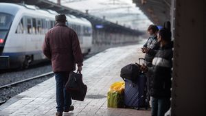 Ministrul Transporturilor anunţă creşterea tarifelor pentru bilete de tren, de la 1 iulie/ CFR Călători a cerut o majorare cu 20%, după 9 ani în care nu s-a operat vreo modificare de preţ