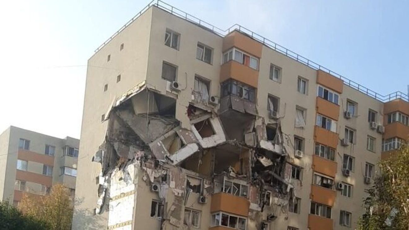 Avertisment de la inginerii structuriști după explozia din Rahova: Orice persoană aflată la o distanță mai mică de 12 metri de zona afectată a construcției este în pericol