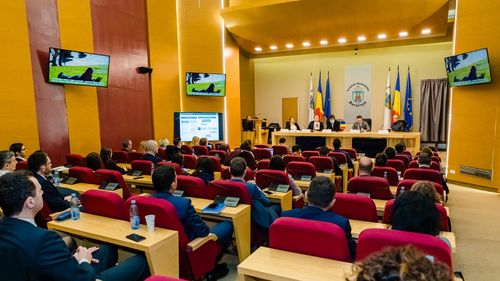 Nicuşor Dan le-a prezentat reprezentanților băncilor și instituțiilor financiare condiţiile de subscriere şi alocare pentru cele 555 de milioane lei din noua emisiune de obligaţiuni municipale ale PMB