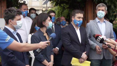 VIDEO Ciprian Ciucu, la depunerea candidaturii: Vom elimina corupţia şi risipa şi vom elimina toate conexiunile pe care interlopii le au în Sectorul 6