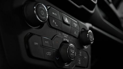 Cum răcorești rapid interiorul mașinii în zilele caniculare