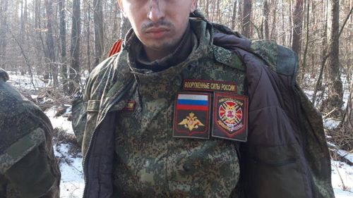 FOTO Armata ucraineană anunță că a capturat doi soldați ruși ocupanți