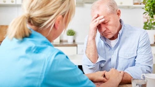 Cazurile de demență sunt în creștere la nivel mondial – evitați acești 12 factori de risc pentru a vă menține creierul sănătos / Alimentația corectă se numără printre factorii de protecție cheie