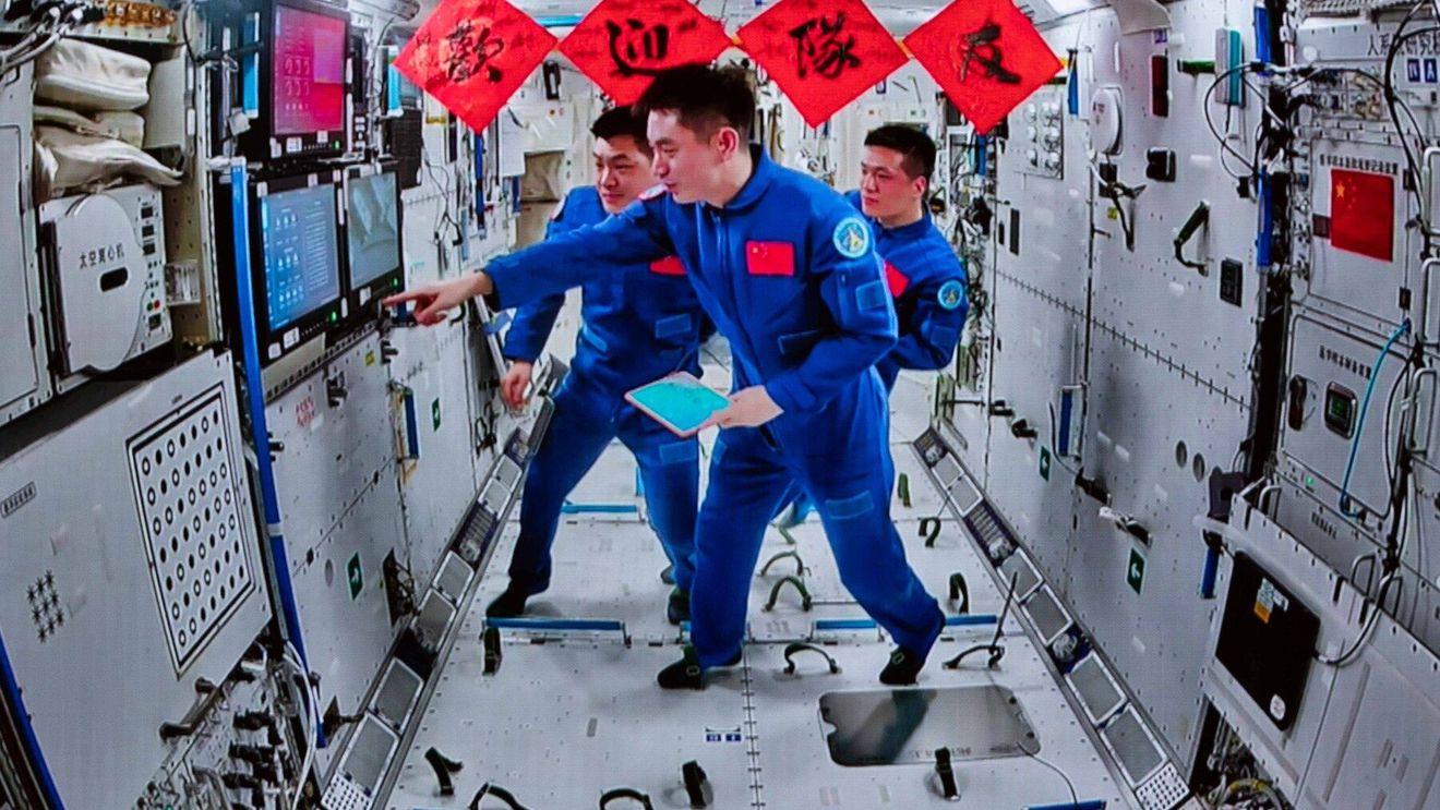 Un nou echipaj a ajuns la bordul staţiei spaţiale chineze