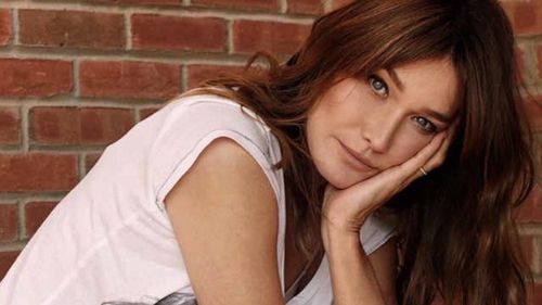 Oh là là! Scandalul anului în Franța. Un celebru intelectual își reneagă fiul filosof care a relatat într-o autobiografie cum i-a furat tatălui iubita: Carla Bruni