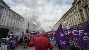 A treia zi de proteste în Bulgaria împotriva planurilor de închidere a termocentralelor pe cărbune / Protestatarii au blocat mai multe artere rutiere în țară