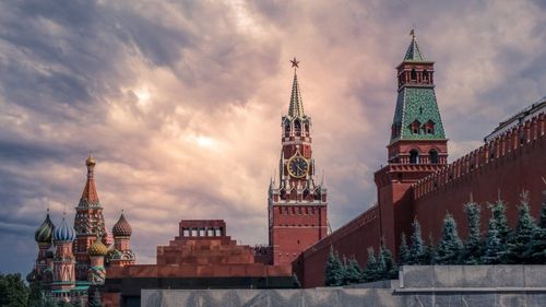 Zurich Insurance își vinde afacerile din Rusia unor membri ai echipei locale pentru ca businessul să nu ajungă pe mâna statului/ Asiguratorul elvețian și-a retras litera ”Z” din logo după ce aceasta a fost asociată cu războiul rus