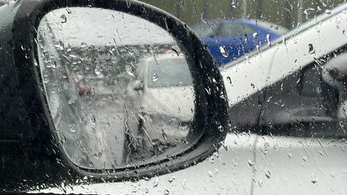 Furtuni puternice în Teleorman: acoperiș smuls de vânt și gospodării inundate / Efect de tornadă surprins de localnici, viral pe rețele - VIDEO