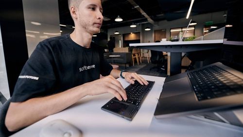 Compania ucraineană de consultanță IT SoftServe vrea să integreze Generative AI în 100 de proiecte anul acesta
