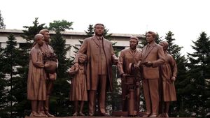 Coreea de Nord sărbătoreşte 110 ani de la naşterea lui Kim Ir-sen, „părintele fondator” al țării și bunicul actualului lider Kim Jong Un