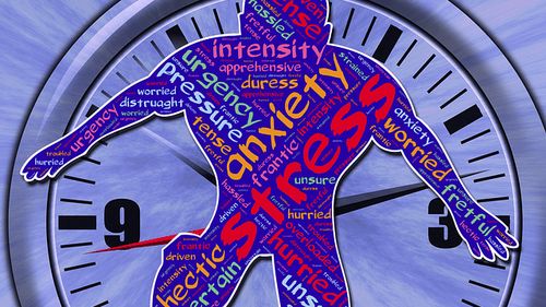 VIDEO Psiholog, despre cazurile de burnout din rândul tinerilor: ”Au fost obișnuiți cu un anumit tip de viață, iar acum trebuie să se adapteze la un mediu de lucru care presupune supraîncărcarea cu sarcini” / ”În momentul în care au ieșit de la serviciu și au închis ușa, atunci să fie ușa aia închisă”