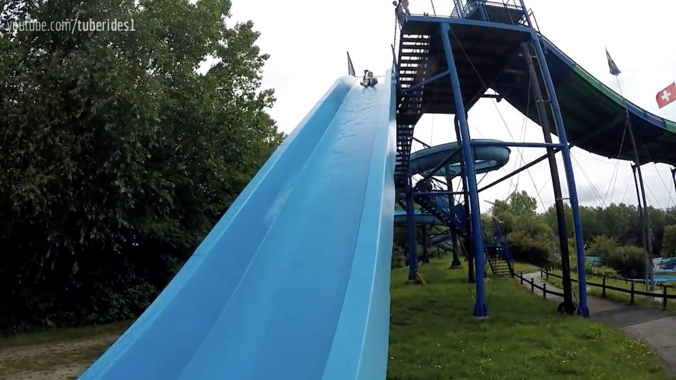 Mai multe persoane rănite după ce un fulger a lovit un copac într-un parc de distracţii din Suedia