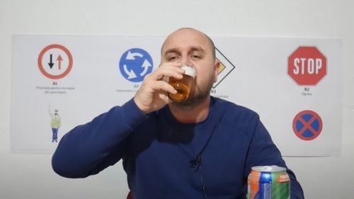 VIDEO Miturile despre pătrunjel, usturoi și gumă de mestecat care ar păcăli alcooltestul, demontate de un polițist vlogger / ”0,91! Asta înseamnă că e o pălincă de calitate. Cert este că nu a funcționat trucul cu usturoiul”