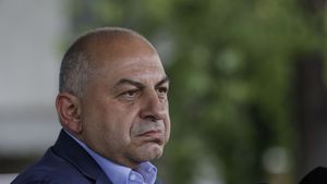 Managerul Spitalului Universitar de Urgență București: ANPC ar trebui să controleze operatori economici, nu spitale / Este alertă epidemiologică, nu intrăm aşa, cum vrem noi, în bocancii de stradă