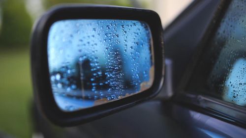 Accident pe aleile mănăstirii Cernica: O persoană a decedat, iar alte două sunt rănite / O mașină a intrat în mulțime