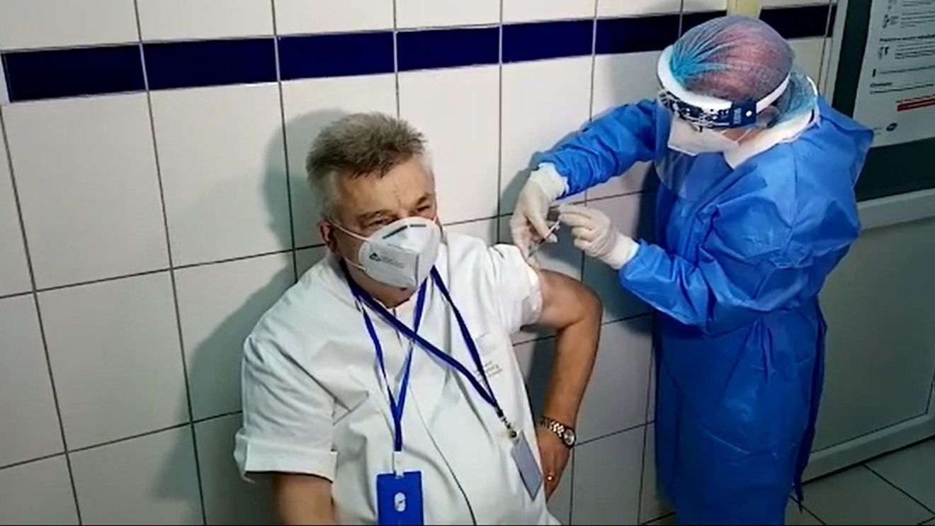 Valeriu Gheorghiţă: Peste 90.000 de persoane programate la vaccinare pentru luna ianuarie/ în cele 900 de centre de vaccinare, capacitatea ar putea să atingă 140.000 de persoane în fiecare zi