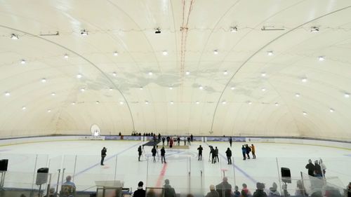 Patinoar acoperit în valoare de peste 1 milion de euro în Sângeorgiu de Mureş, finanțat de Guvernul Ungariei