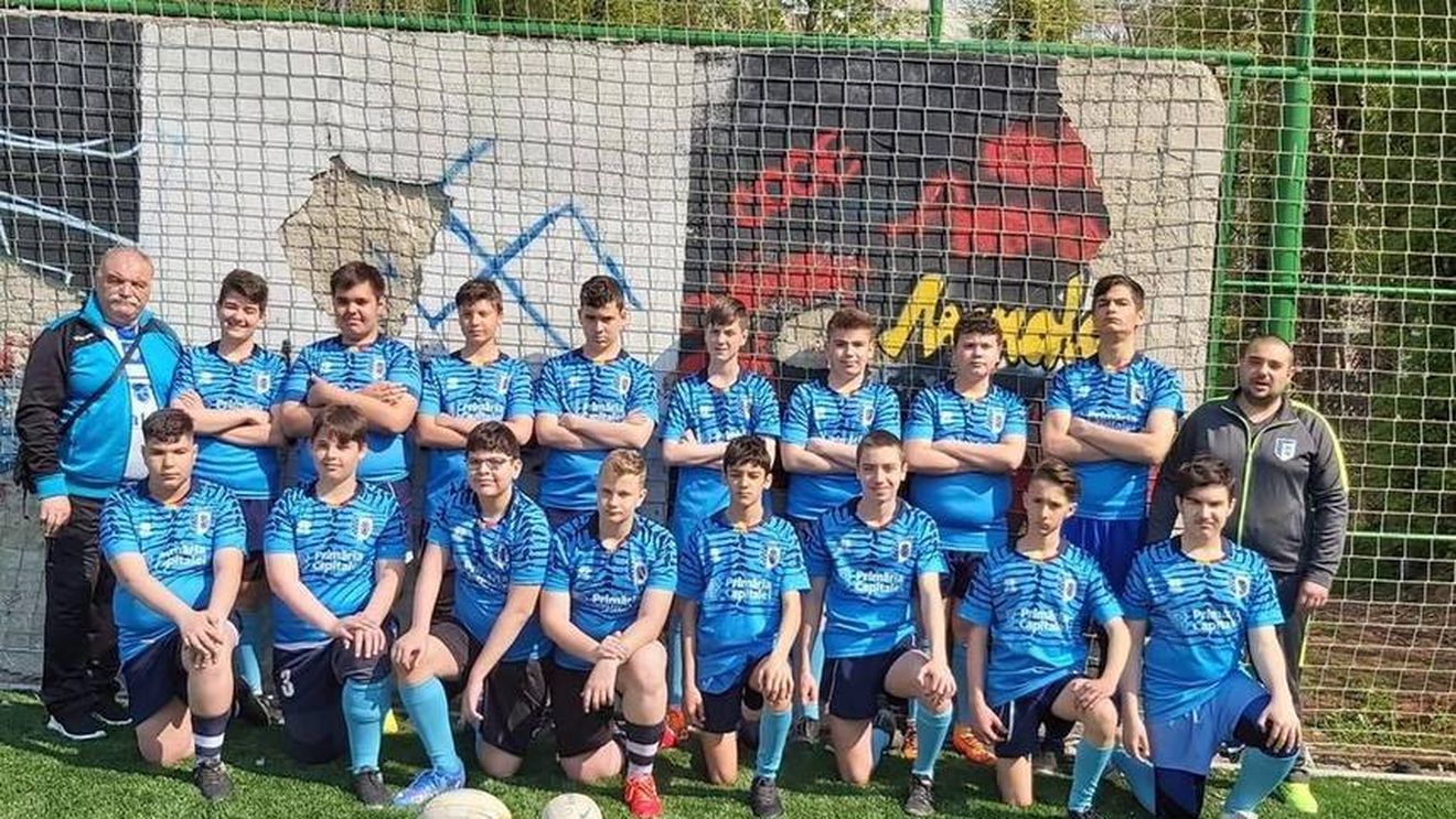 Fotografii cu copii având în fundal o svastică, pe contul oficial de Facebook al clubului CSM Bucureşti/ Reacţia clubului
