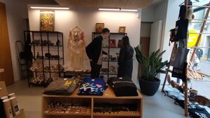 VIDEO&FOTO S-a deschis magazinul oficial de suveniruri al Timișoarei / Cum arată și ce poți să cumperi dacă ajungi în orașul de pe Bega