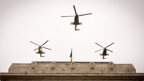 O nouă confruntare franco-americană în România pe achiziții strategice: Ministerul de Interne pune la bătaie 300 de milioane de euro pentru elicoptere utilitare