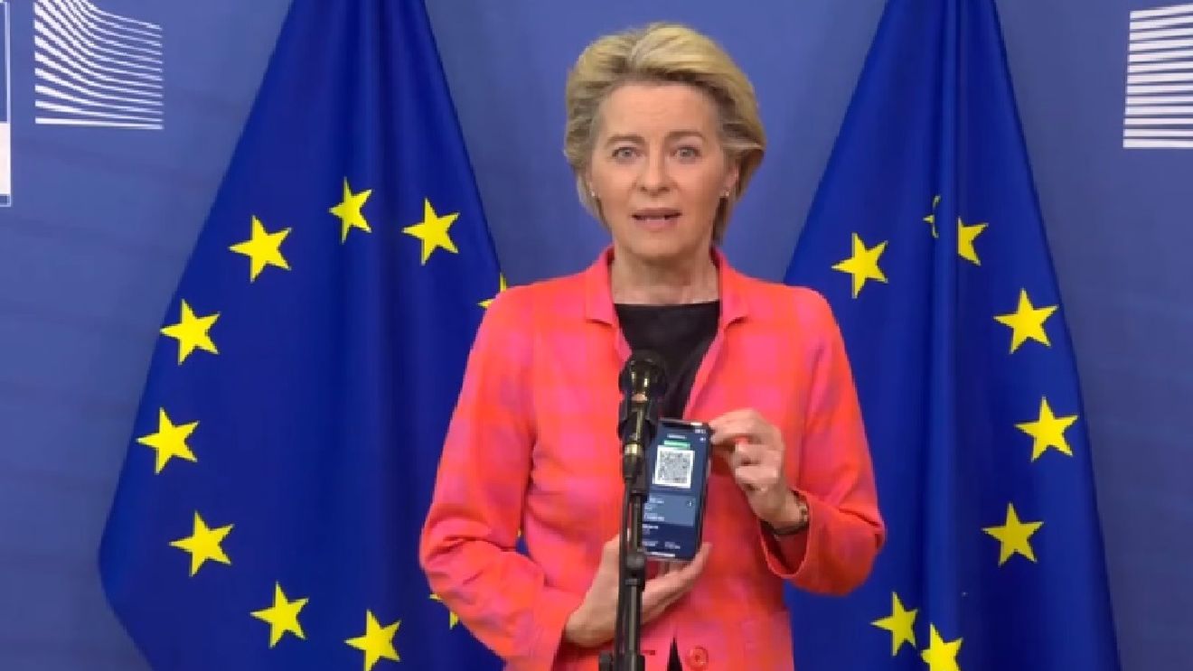 Șefa Comisiei Europene și-a descărcat certificatul de călătorie, în debutul turneului în statele UE pe tema planurilor de redresare: Sper să poată fi verificat în toate țările pe care le voi vizita
