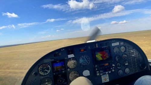 Aeronavă de mici dimensiuni, aterizare forțată pe Aeroportul din Tuzla / Doi membri ai echipajului aeronavei, transportați la UPU Constanța