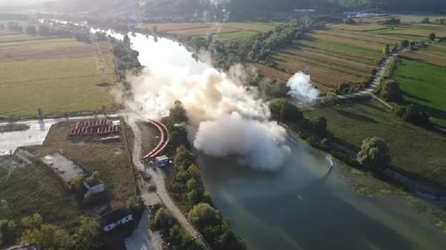 Noul "pod NATO" de la Voila, care face legătura cu baza militară de la Cincu, va avea o durată de viaţă de 100 de ani, susţine preşedintele CJ