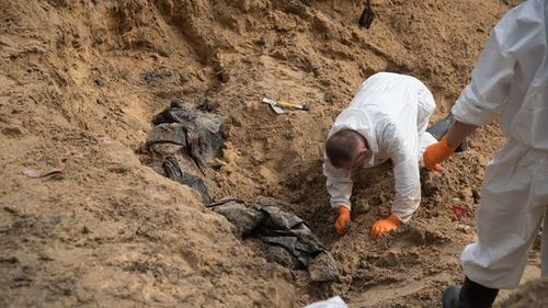 Anchetatorii ucraineni au găsit 11 centre de detenție și dovezi de "tortură" în Herson, după retragerea trupelor ruse