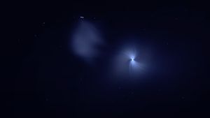 „Nu am mai văzut niciodată așa ceva": lumina albastră hipnotică de pe cerul Franței, după decolarea unei rachete SpaceX