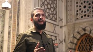 Liderul coaliției care a preluat puterea în Siria anunță dizolvarea facțiunilor combatante și cere ridicarea sancțiunilor occidentale
